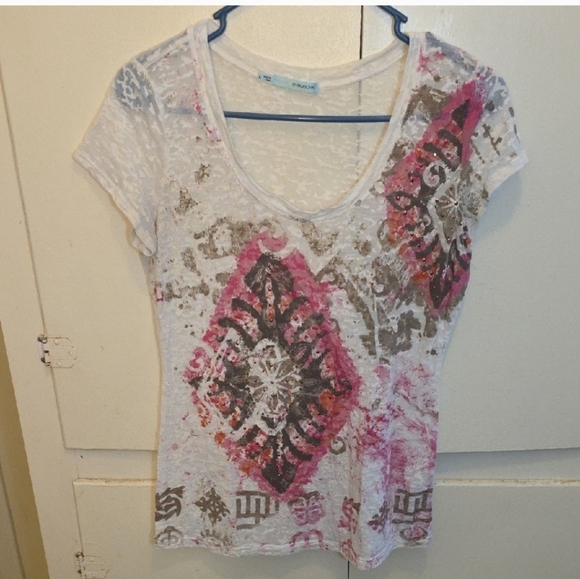 Maurices Red and Pink Graphic Fitted Short Sleeve Tee-Size Large - Picture 4 of 4